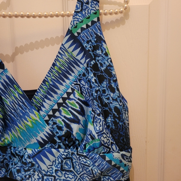 Malibu vintage style one piece plus size women's swimsuit - Picture 4 of 9